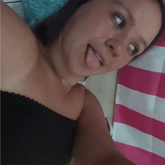 Meet your Posher, Lexi - Picture 1 of 17